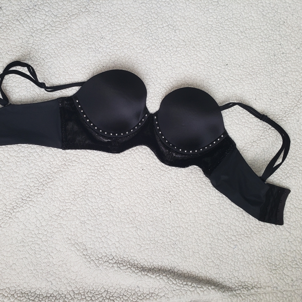 Bra- Victoria's secret like new worn once